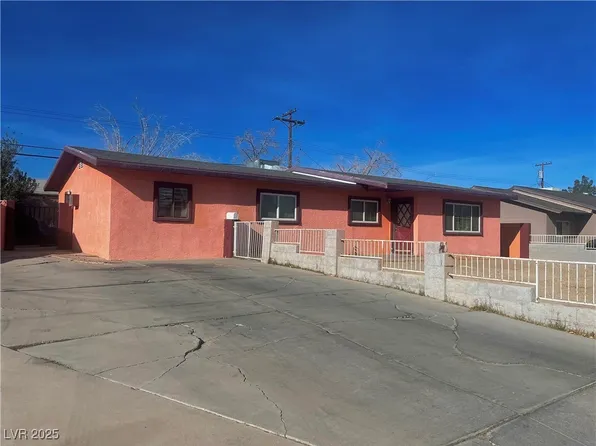 3219 Bluebird St, Las Vegas, NV 89121