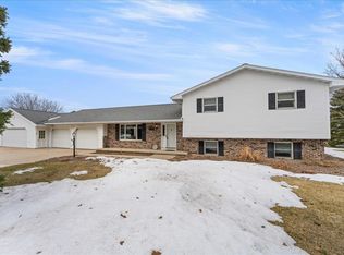 N8963 Terrace Ln, Luxemburg, WI 54217