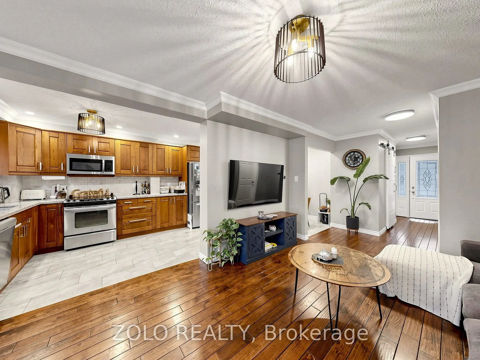 3 bed, $3,200 — Photo 2