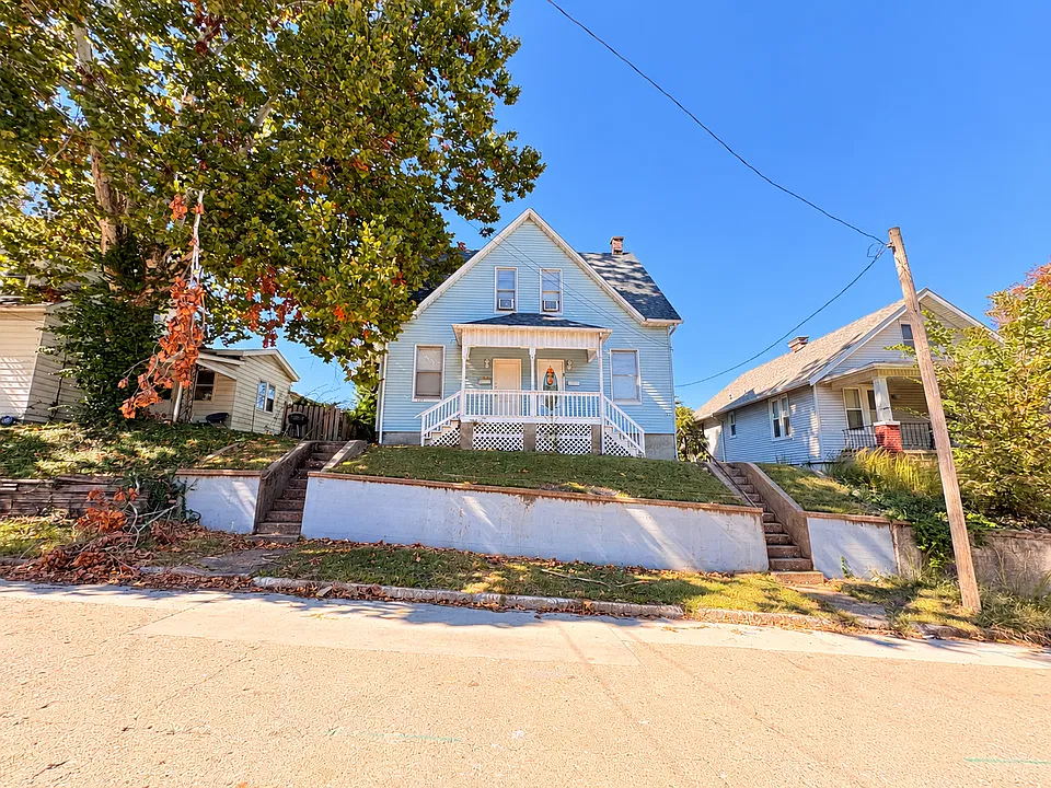 111 S 13th St
