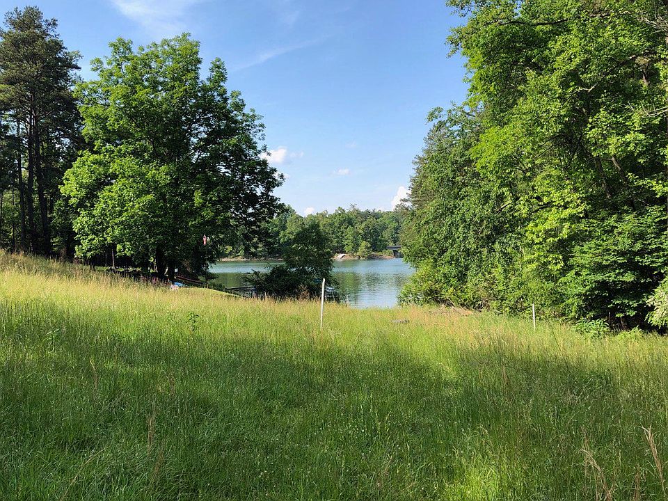 2nd image of 7 Twin Brook Dr