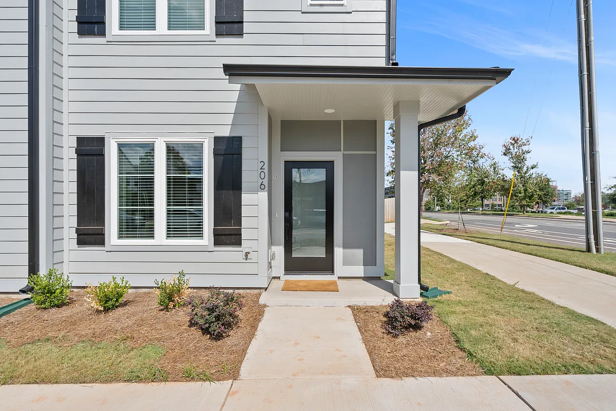 Building Photo - 206 Freeland Ln