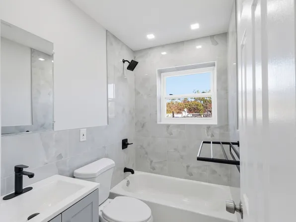 309 East 59th Street image 14 of 17