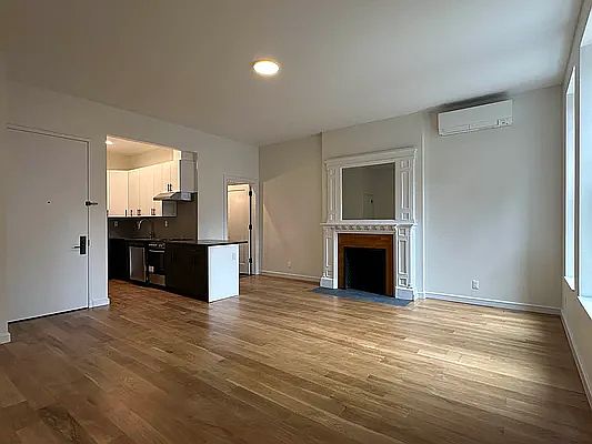 2nd image of 55 W 86th St #4R