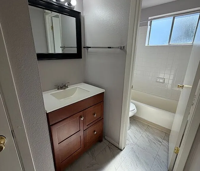 3333 Grant St #206 — Photo 4