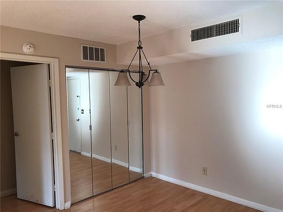 4th image of 802 Oakgrove Dr APT 246
