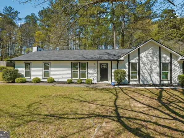 6960 Hassana Ln, Fairburn, GA 30213