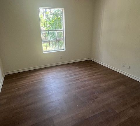 4th image of 903 Elizabeth St #17891736