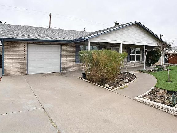 3rd image of 220 Stratus Rd
