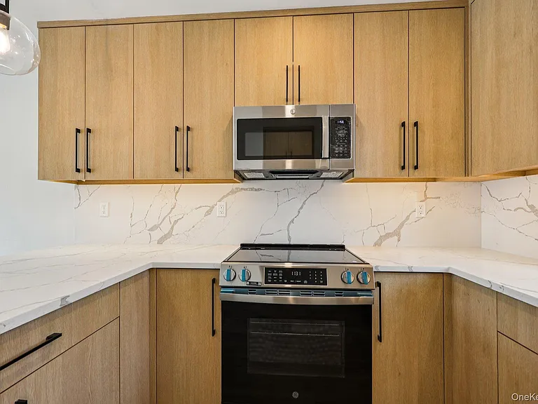 325 Manville #102 — Photo 9