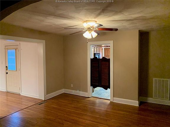 5th image of 6647 Roosevelt Ave
