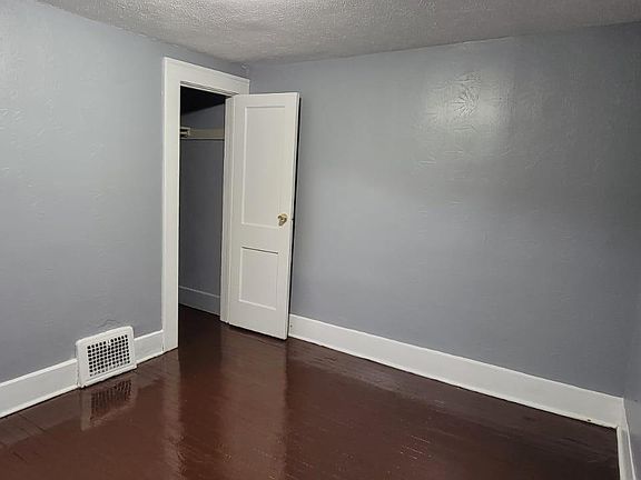3rd image of 965 Lawton St
