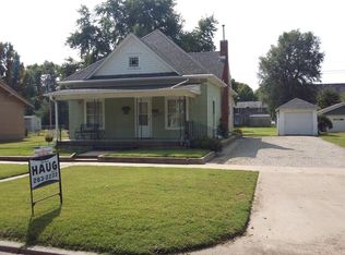 318 NE 5th St, Abilene, KS 67410