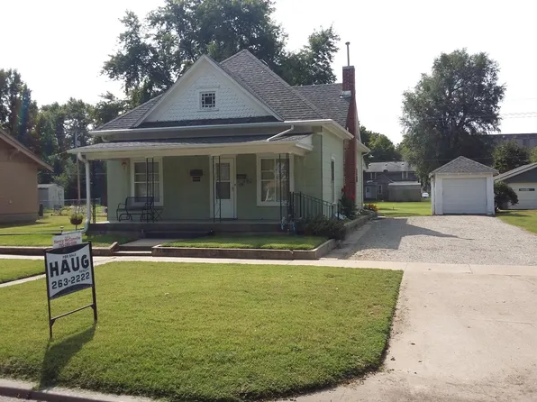 318 NE 5th St, Abilene, KS 67410