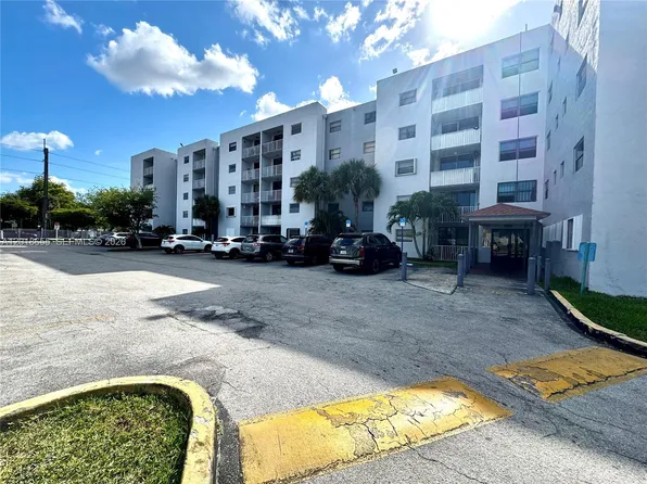 8145 NW 7th St APT 404, Miami, FL 33126