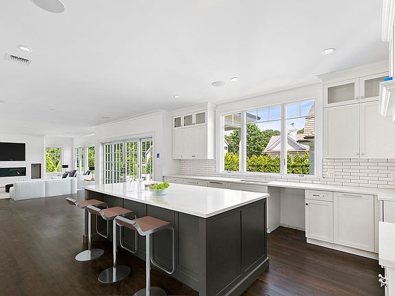 5th image of 6 Quahog Ln