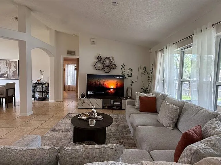 1381 Fallwood Dr — Photo 14