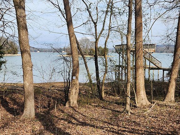 2nd image of 39 E Shore Rd