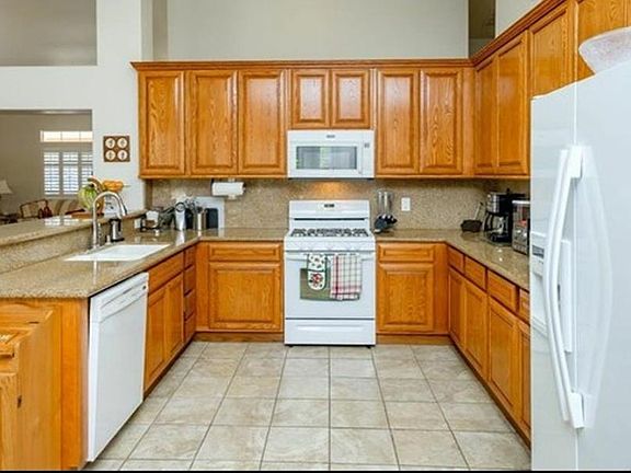 3rd image of 18826 Sahale Ln