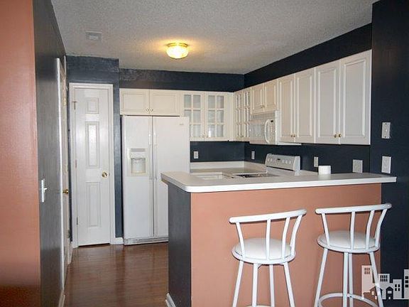 3rd image of 4105 Breezewood Dr APT 202