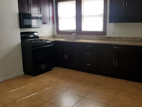 3rd image of 31 Western Pkwy Floor 2