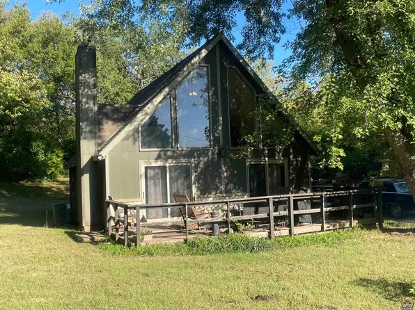 6466 Rock Creek Dr, Ozawkie, KS 66070