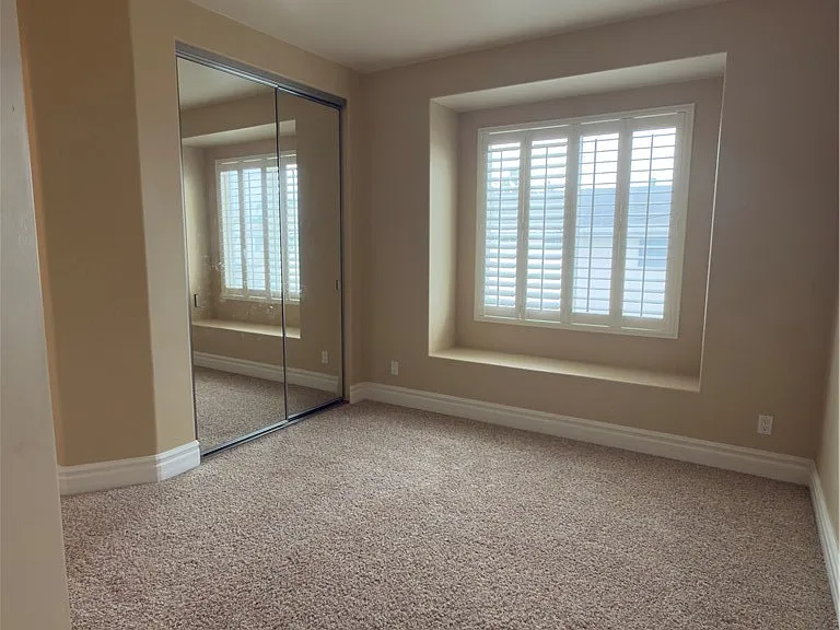 211 Chicago Ave — Photo 23