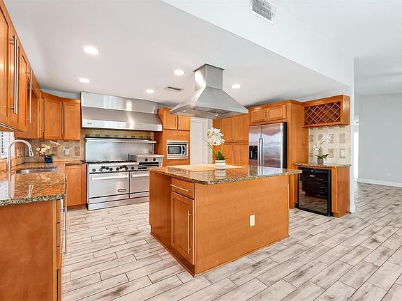5th image of 8405 WAIALAE COURT