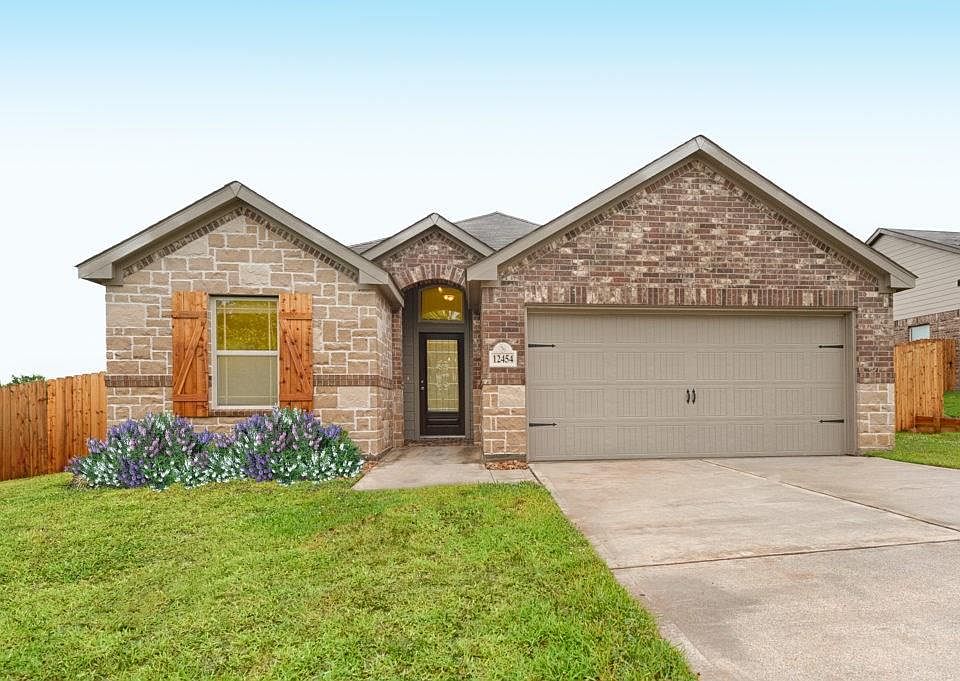 2nd image of 2224 Riveroaks Dr