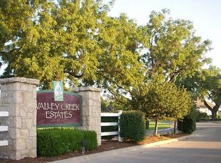 7 N Driftwood Ct, Valley Center, KS 67147