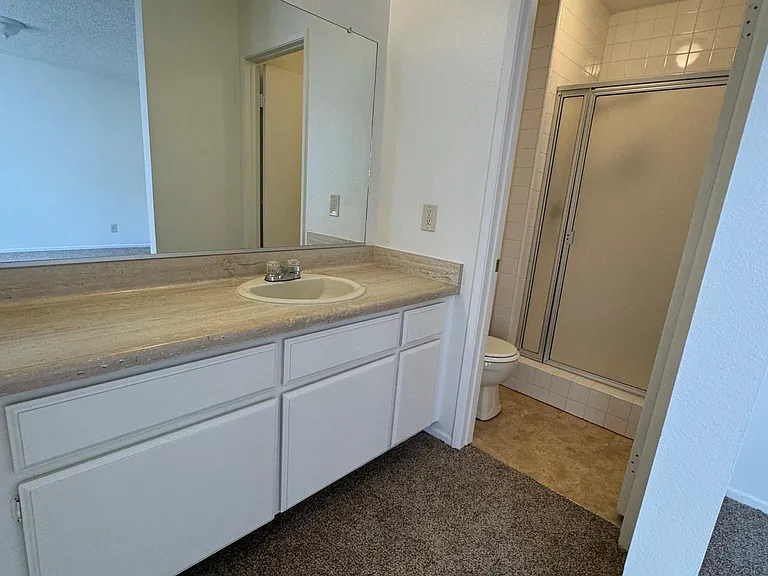 224 E Dexter St #13 — Photo 7