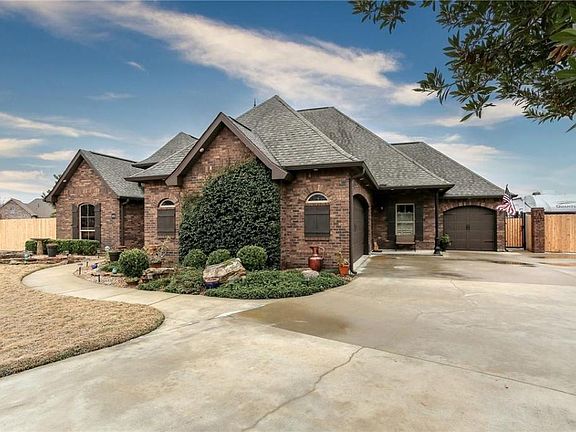 4th image of 1013 Richmond Cir