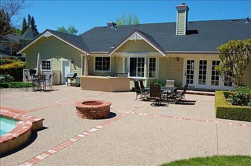 3rd image of 8 Creekledge Ct