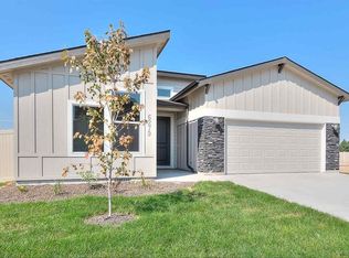 6279 N Seawind Ave, Meridian, ID 83646