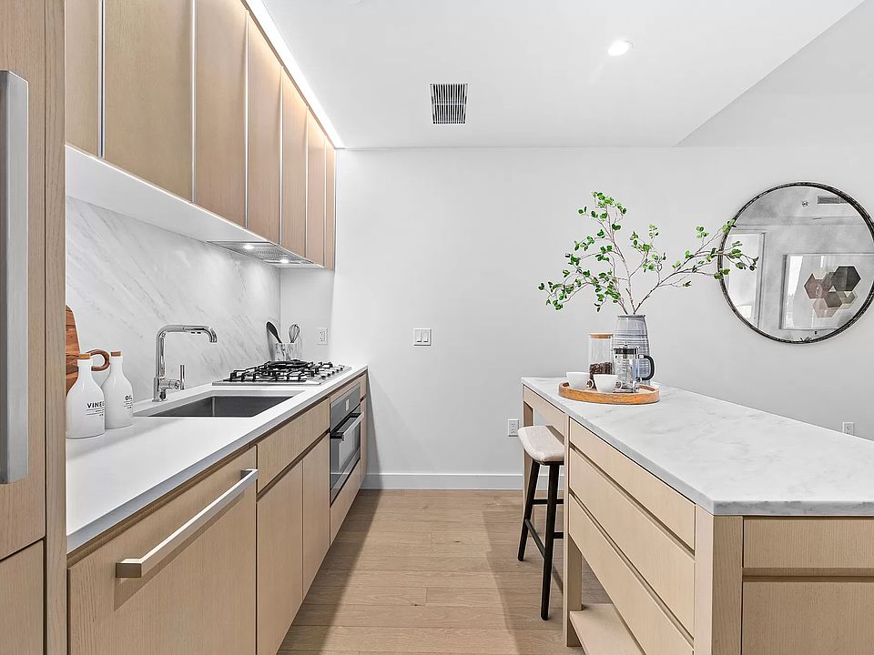 1st image of 500 W 45th St Unit 223