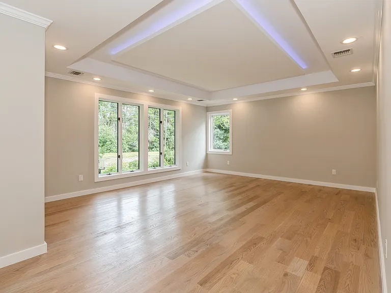 66 E Gramercy Pl — Photo 25