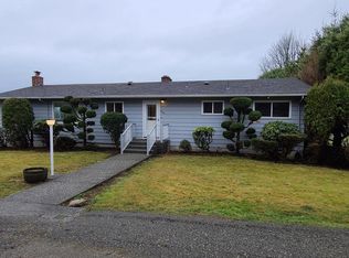 217 11th St, Blaine, WA 98230