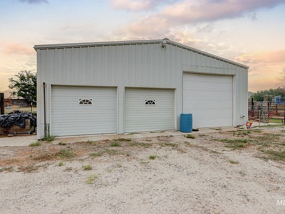 2nd image of 1424 Mill Rd