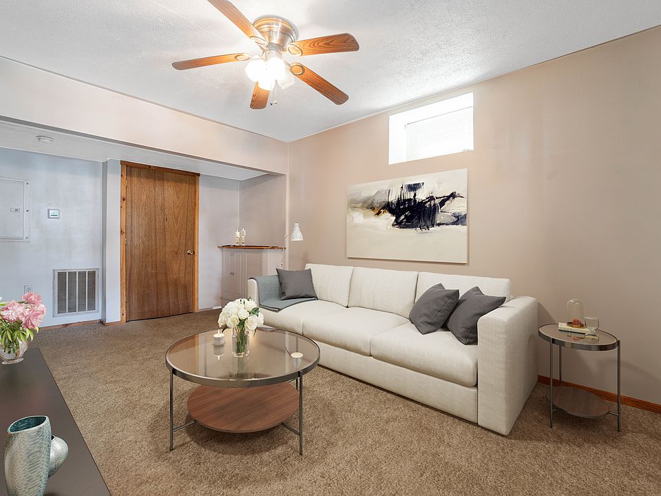 1st image of 112 W College St #1