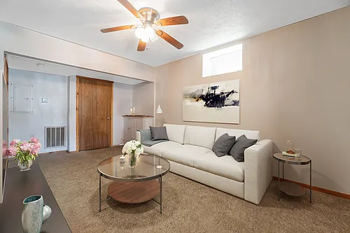 112 W College St #1 Photo 1