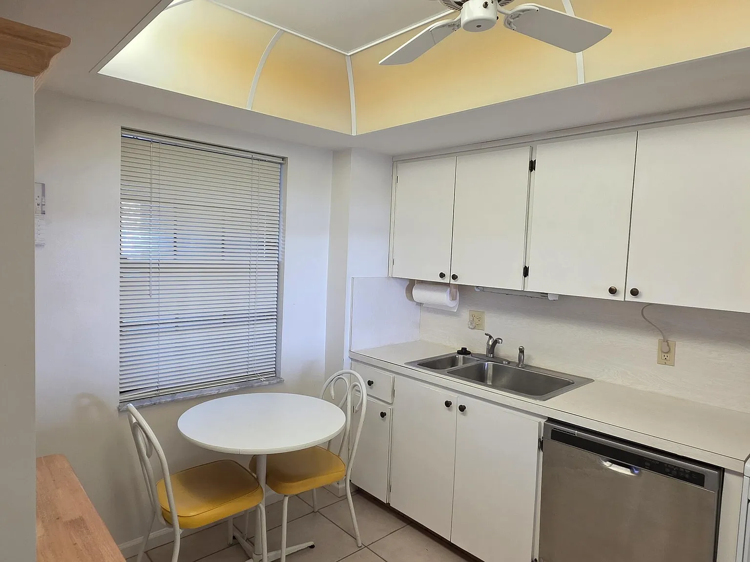 2 bed, 2.0 bath, 1314 sqft, $1,900 — Photo 3