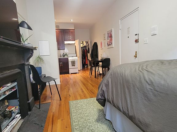 4th image of 355 12th St APT 1C