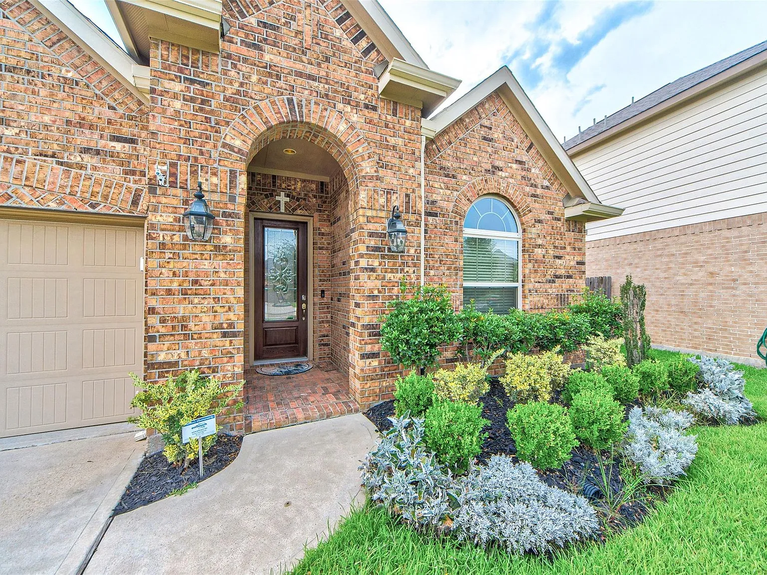 3 bed, 3.0 bath, 2238 sqft, $4,000 — Photo 4