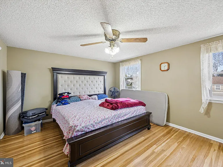 805 Selma St — Photo 18