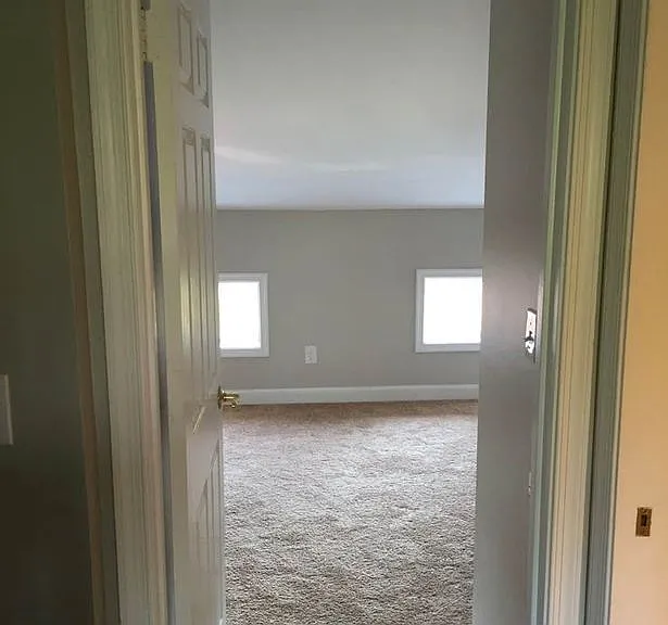 748 McHenry St — Photo 15
