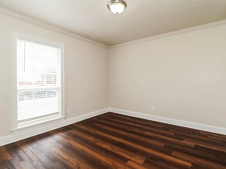 4204 Ireland Dr — Photo 18