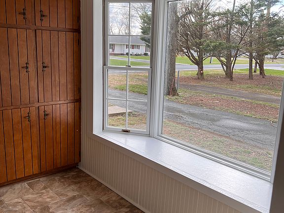 5th image of 8769 Clendaniel Pond Rd