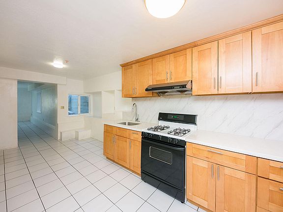 4th image of 448 Bellevue Ave #3