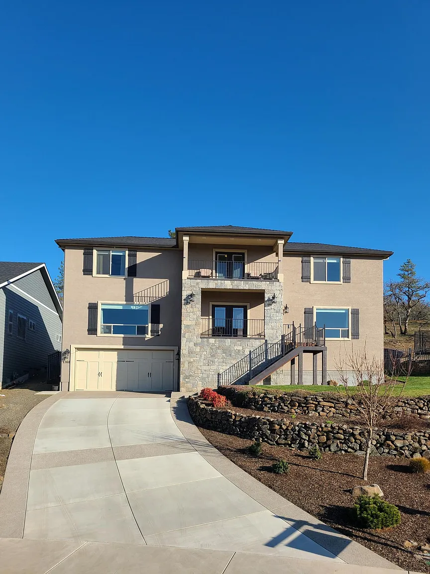 1360 Poppy Ridge Dr photo 1