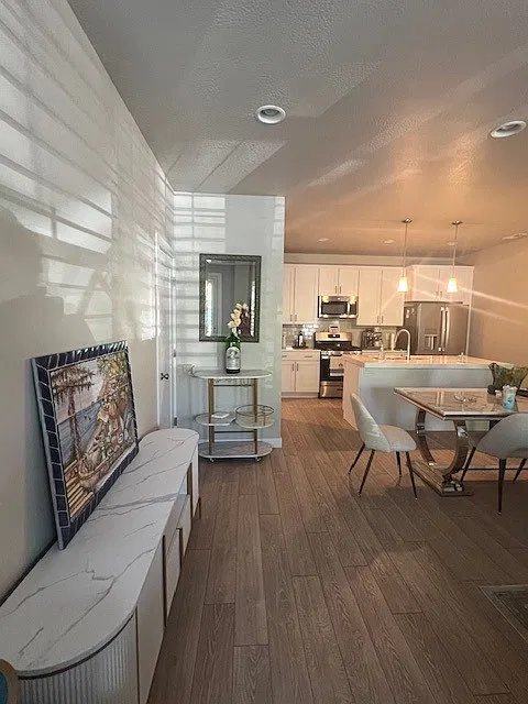 3 bed, 2.5 bath, 1885 sqft, $2,650 — Photo 3